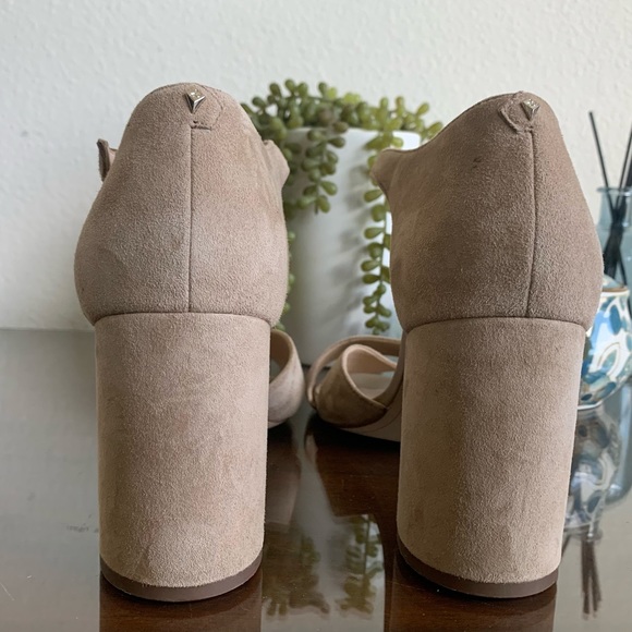 Sam Edelman Orlane Suede sandals with cross strap, 3 1/2” block heels. S… - Picture 4 of 14